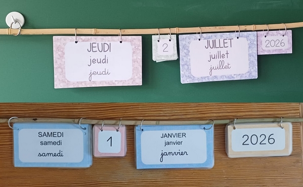 Calendrier perpétuel à anneaux pour la maternelle