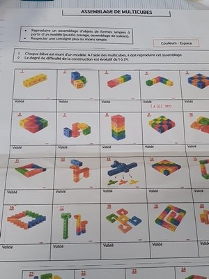 Exemple d'une page sur le suivi des constructions avec des cubes clipos